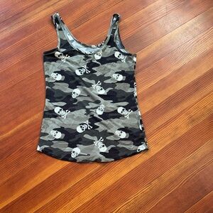 No Boundaries Camouflage Skull Tank Top - Black and Gray